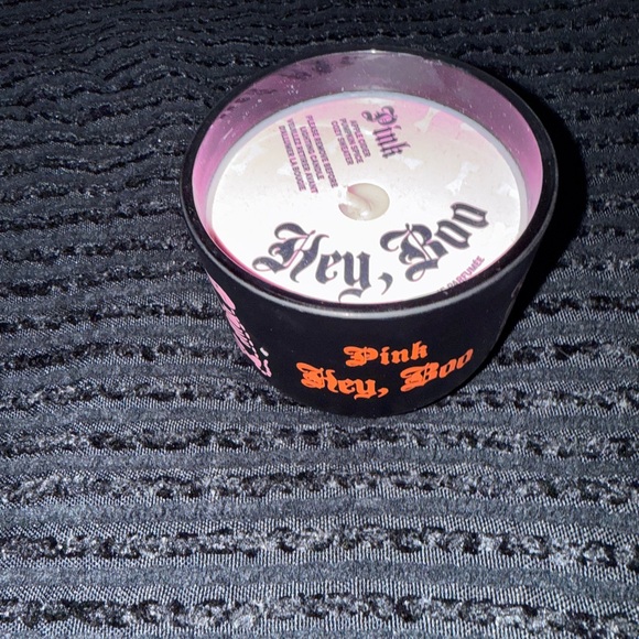 Victoria's Secret Hey, Boo Scented Candle - Picture 3 of 5